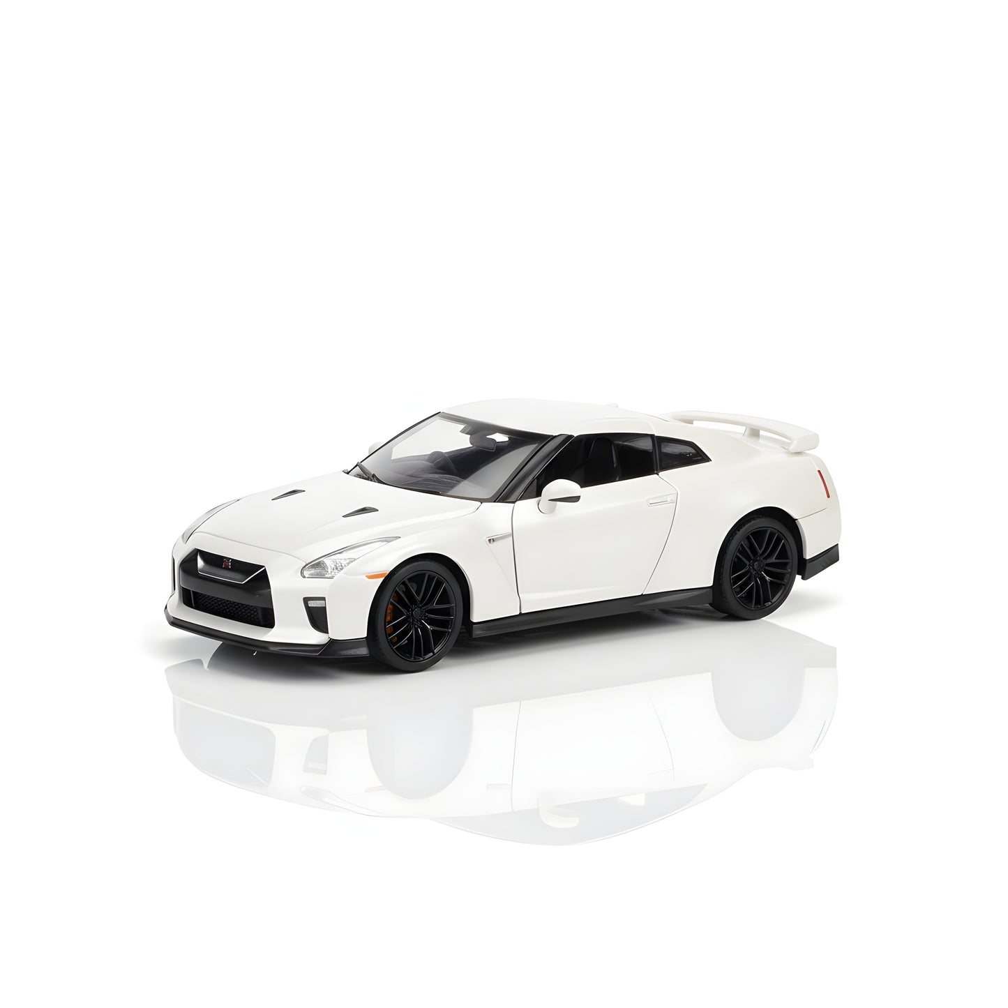 Nissan - GTR